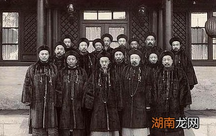 明朝官员敢对皇帝直言不讳 为什么清朝官员却是唯唯诺诺的