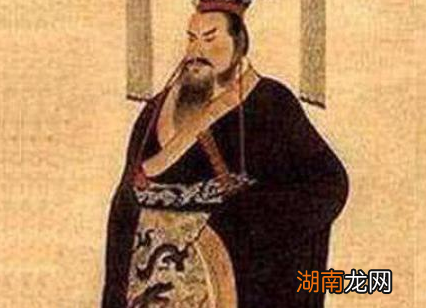 历史上很多皇帝的龙袍都是黄色的 秦始皇的龙袍为何是黑色的