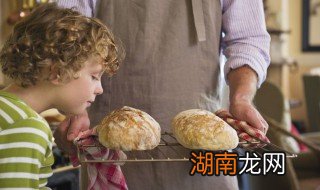 15岁儿子叛逆怎么教育啊,15岁男孩叛逆期该怎么教育?