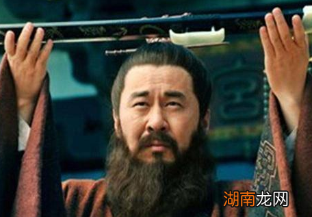 董卓讨伐战打了那么久 为什么一直都没有成功