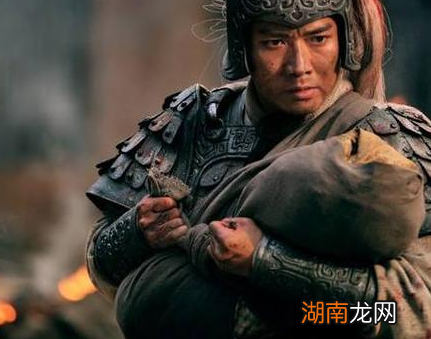 长坂坡之战刘备的两女儿被困 赵云为何不救她们