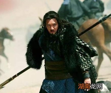 刘邦当初联合五十六万的联军讨伐项羽 项羽三万人是怎么将他们打的丢盔弃甲的