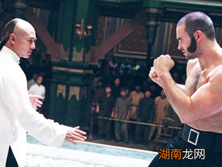 清朝时期的满人为什么要剃头留辫子 这里面有什么讲究或者说法吗