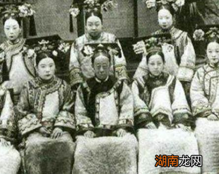清朝皇室保姆一般都是照顾小孩生活 她们为什么能够干政