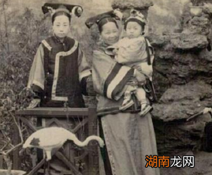 清朝皇室保姆一般都是照顾小孩生活 她们为什么能够干政