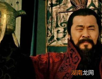 曹操让关羽留下来费尽心思 关羽最后为何要弃曹操而去