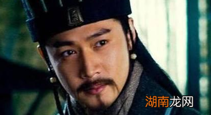 刘备在夷陵之战中为什么不任命将军 而是选择自己御驾亲征呢