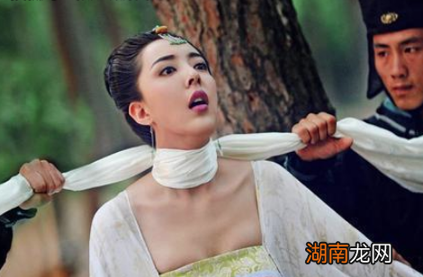 揭秘：古代殉葬的妃子双腿骨为何是分开的？