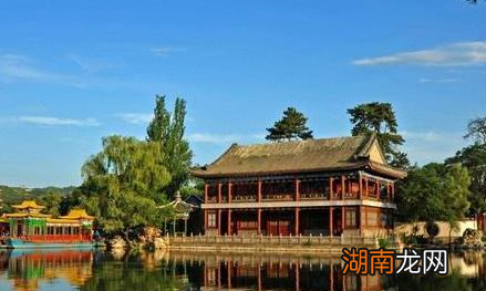 乾隆六下江南为什么都要去烟雨楼 这楼和乾隆的身世有关吗