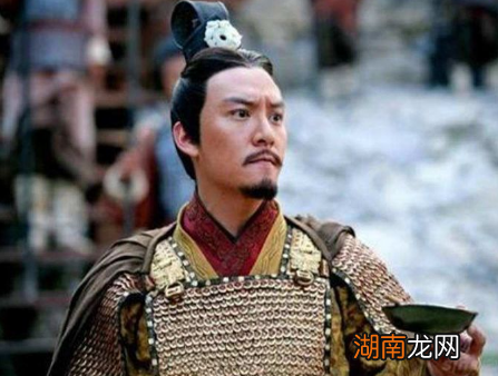 刘备和曹丕都称帝了 孙权为什么只是称王而不是称帝