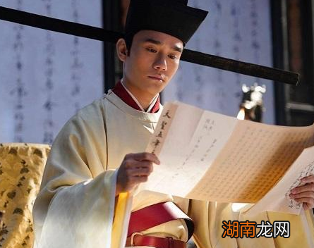 宋朝时期的官帽为什么要加那么长的小翅膀 赵匡胤这么做的目的是什么