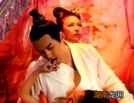 古代皇帝是如何选择妃子侍寝的 还是古人会玩