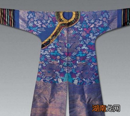 古代什么样的官员才能穿蟒袍 蟒袍和龙袍之间的区别是什么