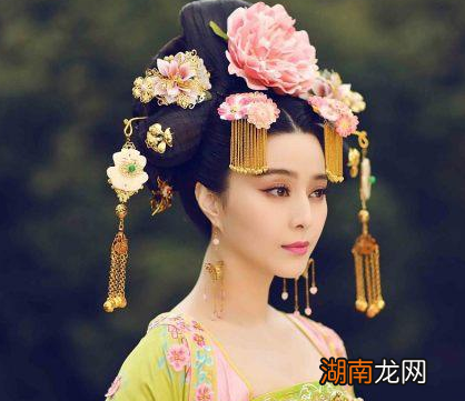 李世民死后武则天就出家当尼姑了 武则天后来是怎么成为李治的老婆的