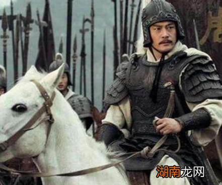 孙策死后 周瑜为什么不谋权篡位而是辅佐孙权