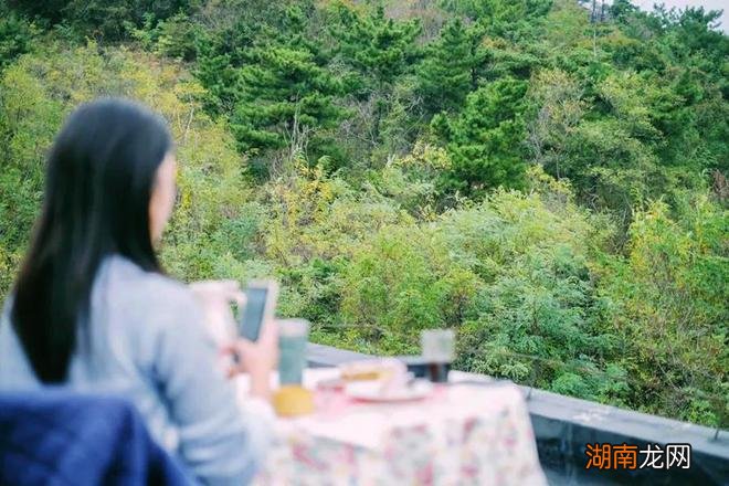 32岁姑娘告别“北漂”后,回老家买下57㎡山间老房,享受安逸生活