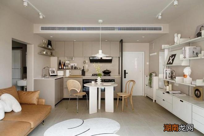 80后北漂姑娘，在北京买下50㎡小房，装修时尚大气又温馨，真羡慕