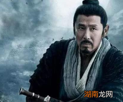 刘备见人都自称自己是中山靖王之后 刘备直接说自己是刘邦后代不是更好吗