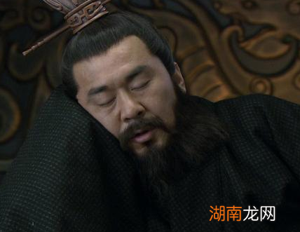 曹操和刘备的实力差距如此之大 张松为什么还投奔弱小的刘备