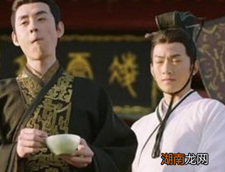 司马家族夺权的时候为什么没有人阻止 看看曹丕和曹睿做的好事