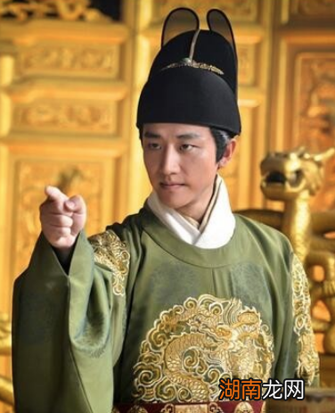 如果皇帝的生母和嫡母都在世,那她们都是太后吗?