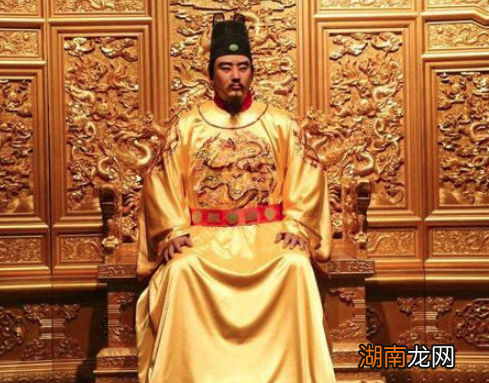 朱元璋把一老农接到皇宫，为何还让太子去请安？