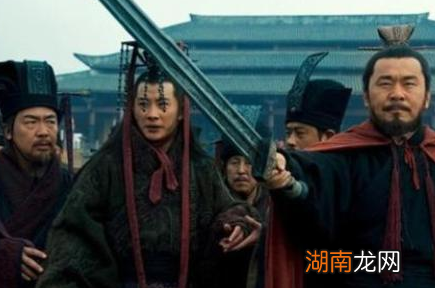 汉献帝为什么将女儿嫁给曹丕当小妾 说简单就是为了自己活命