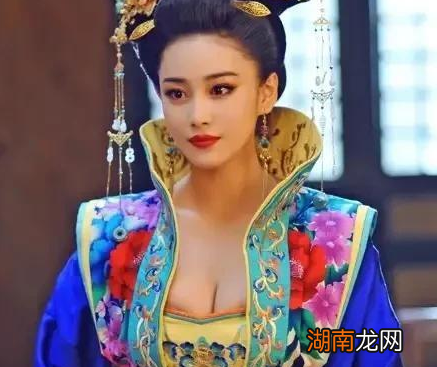 唐朝时期的女人衣着真的很暴露吗 看别再被电视剧给骗了