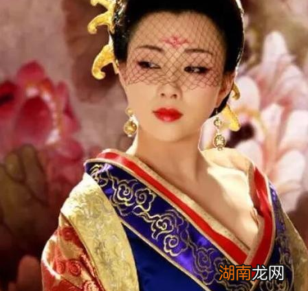 唐朝时期的女人衣着真的很暴露吗 看别再被电视剧给骗了