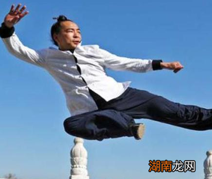 传说中的轻功真的存在吗 只不过并没有拍出来的那么夸张