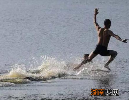 传说中的轻功真的存在吗 只不过并没有拍出来的那么夸张