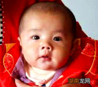 古代满月的孩子为什么非要姥姥穿衣服 这里面有什么讲究吗