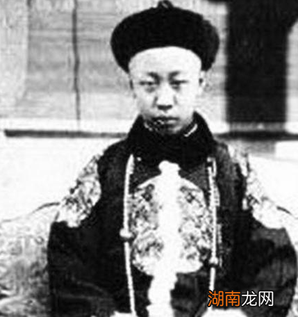 清朝皇帝到底会不会说满文 后来为什么不同满文了