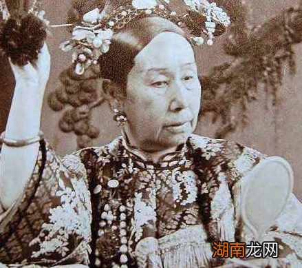 慈禧墓地周围的泥土是不是被炒熟过 慈禧为什么不让墓地长草