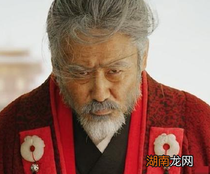 东吴和曹魏托孤都出现谋反 刘备托孤为什么没有出现谋反之事