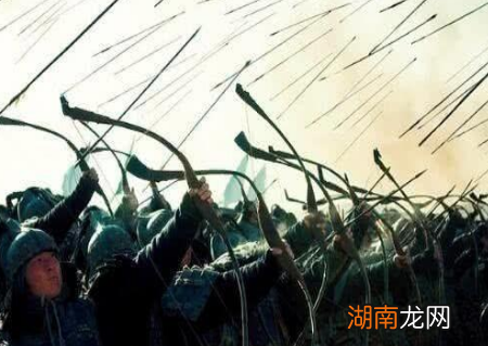 古代弓弩的连盔甲都没有办法射穿 为何交战的时候还要放箭