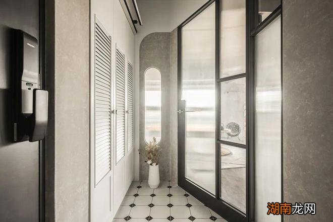 装修 灵感 | 69㎡坐拥大浴缸、南洋风酒吧，还是年轻人懂生活