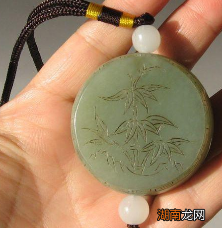 古人为什么总要携带一块玉佩 这块玉的作用是什么