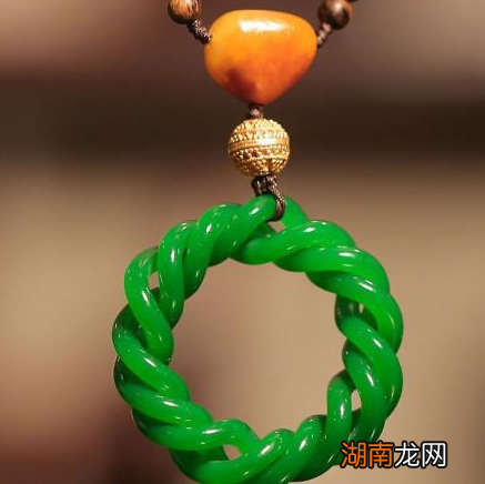 古人为什么总要携带一块玉佩 这块玉的作用是什么