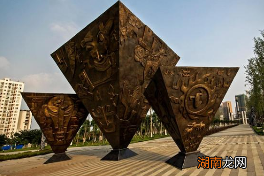 三星堆出土“神树”,山海经中竟然有相关记载?