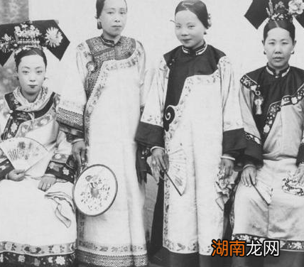 清朝皇帝的妃子都是层层挑选出来的 为何留下的照片都是丑的