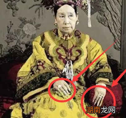 古代妃子真的可以佩戴指甲套吗 为什么面对皇帝临幸都不摘下来