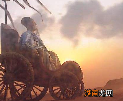 诸葛亮的腿本身是没有问题 诸葛亮为什么还要坐轮椅出战