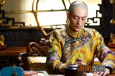 和珅除了三不贪还有四种收入 难怪说乾隆会对他宠爱有加