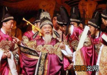 古代官员都是什么时候上朝 朝会一般都会分成几个方面