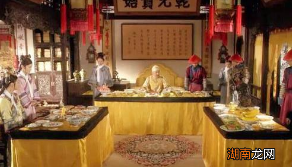 阿桂打了胜仗,乾隆为何赐给他一碗剩粥?