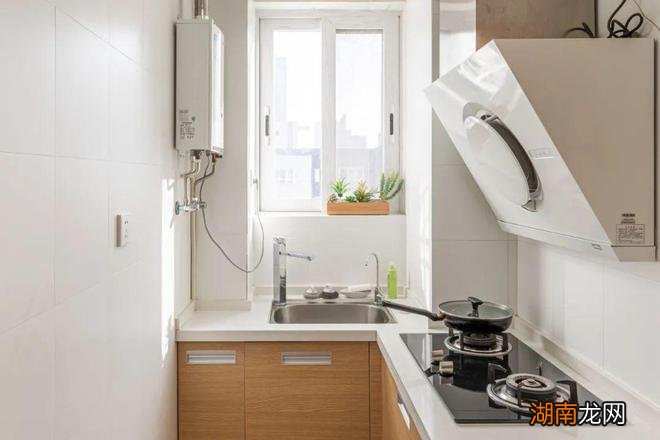 吵疯了!小户型设计,选岛台还是餐边柜?