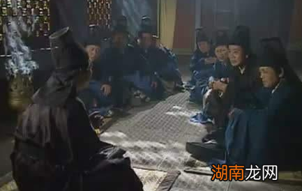 何进作为手握兵权的大将 为何杀宦官还要找董卓进京