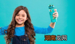 新水杯怎么洗才能用 新买的开水杯怎么洗水