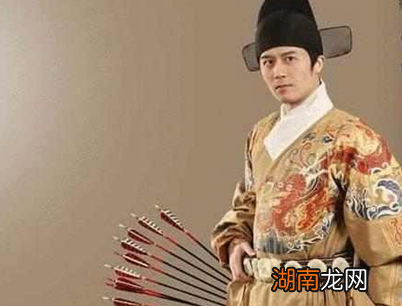 清朝皇帝一般会赏赐大臣黄马褂 作为前朝的明朝又会赏赐什么东西